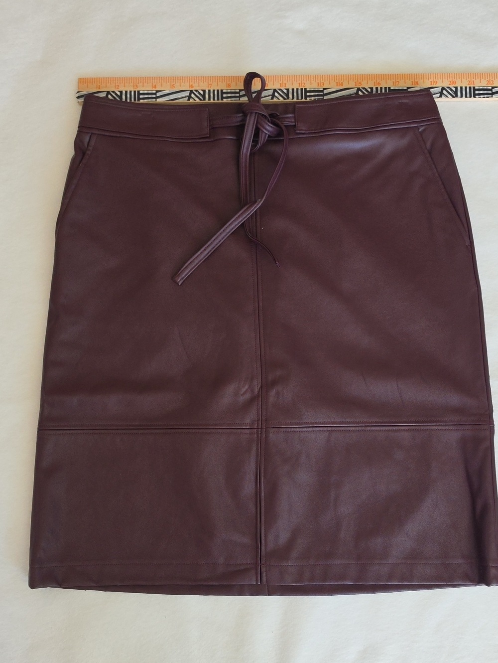 Liz Claiborne Faux Leather Pencil Skirt in Burgundy Plum